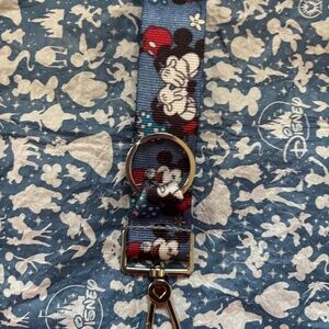 Harveys Minnie Loves Mickey Keychain